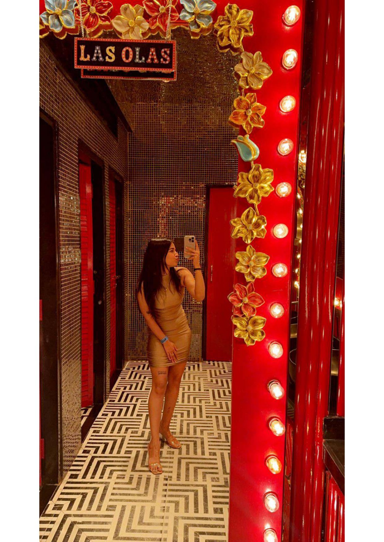 /storage/photos/1/Vichuthra-kingfisher-girl/KINGFISHER CALENDAR GIRL_page-0005.jpg